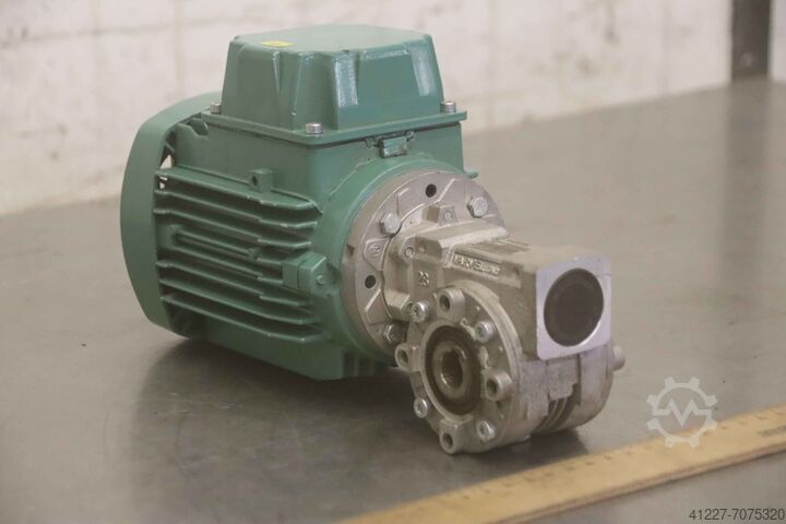 Geared motor: 0.09 kW 138 rpm Varvel SRS02810G314