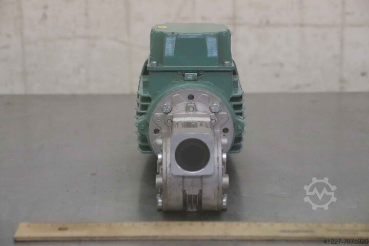 Geared motor: 0.09 kW 138 rpm Varvel SRS02810G314