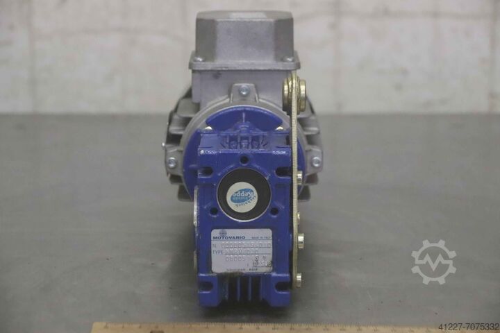 Geared motor 0.09 kW 91 rpm Motovario NMRV/030 T56B4