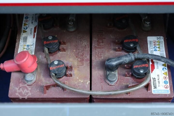 Scissor lift Holland Lift Ecostar HL-7810 Electric, 10m Working Height, 450k