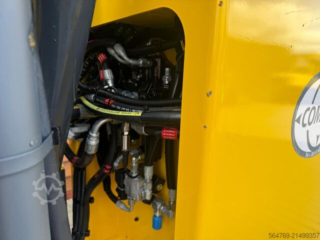 Vierwegestapler Combilift C2500 EST /Only 1451 hours/ Battery 81%