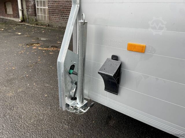 Box trailer Debon CHEVAL LIBERTE DEBON C300 ALU ROADSTER WEISS +SEITENTÜR