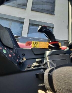 Telescopic arm forklift MAGNI RTH 5.21 Smart