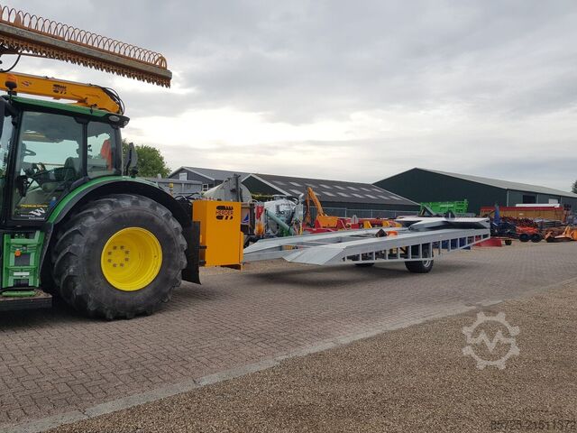 Autotransporter  mobiele  Aagomac slootbrug