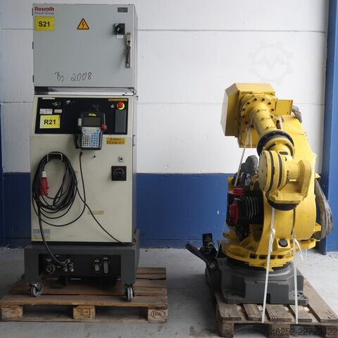 Industrieroboter FANUC R-2000iA/210F mit R-J3iB und Bediengerät