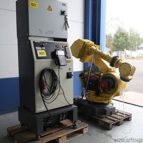 Industrieroboter FANUC R-2000iA/210F mit R-J3iB und Bediengerät