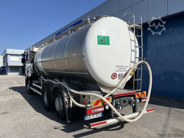 LKW mit Tankaufbau Renault T 440