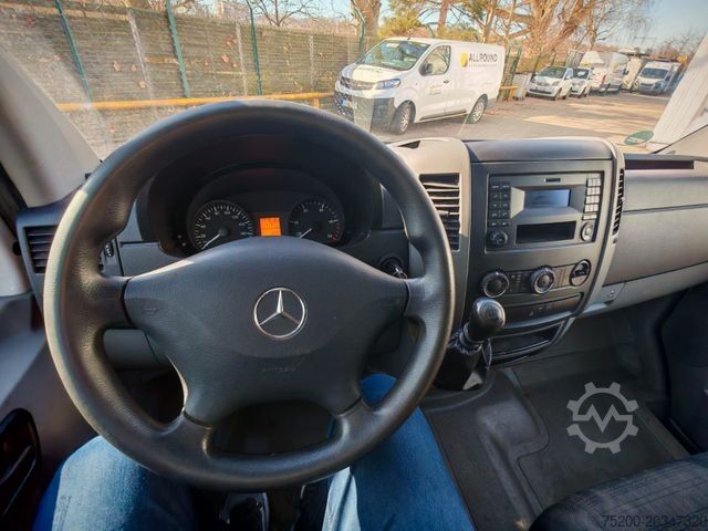 Transporter mit Pritsche & Plane MERCEDES-BENZ Sprinter 311 Pritsche / Plane