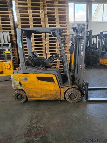 Elektrisch – 4 Räder Jungheinrich EFG320 (PACKAGE x 5pc) no battery