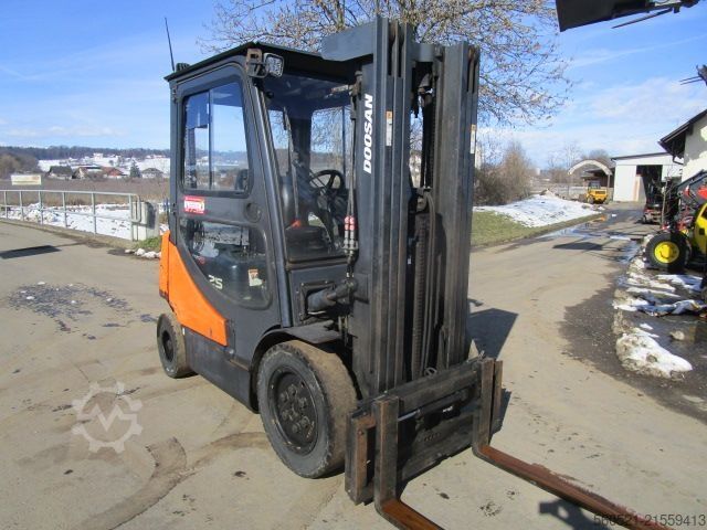 Dieselstapler Doosan D25S-5 - Triplex-FH 4,8m + Seitenschieber