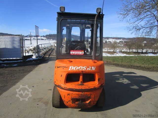 Dieselstapler Doosan D25S-5 - Triplex-FH 4,8m + Seitenschieber