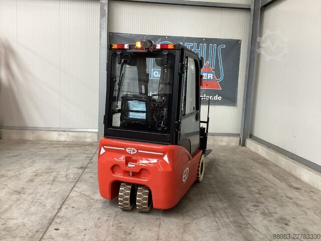 Electric 3-wheel forklift EP TVL182
