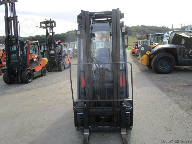 Treibgasstapler Linde H16T GAS Triplex-Freihub + Seitenschieber
