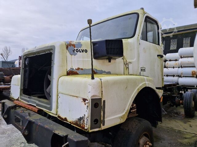 Chassis with cab VOLVO N10 6x6