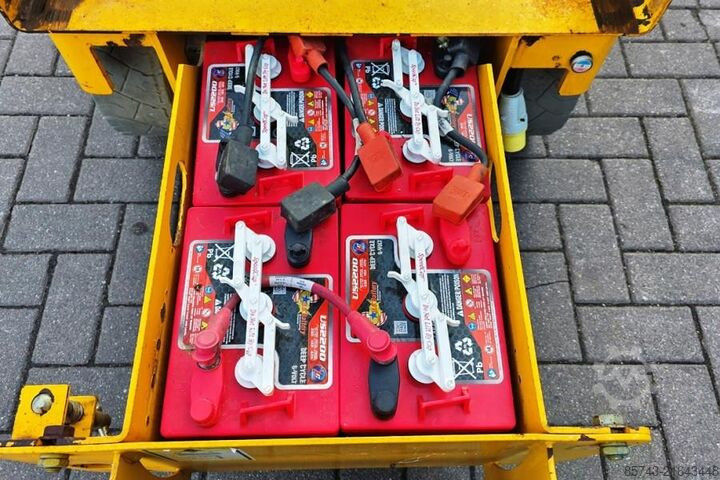 Scissor lift Haulotte Compact 8 Electric, 8.2m Working Height, 350kg Cap