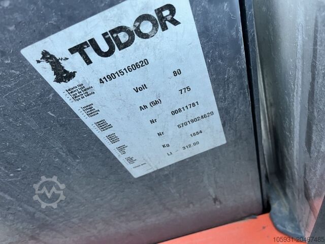 Electric 4-wheel forklift Toyota 8FBMT35