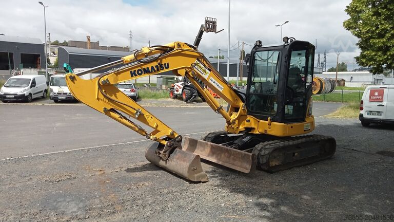 Minibagger < 7t Komatsu PC55MR-5E0 with 3 buckets