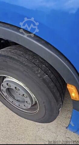 Standard tractor unit Iveco 