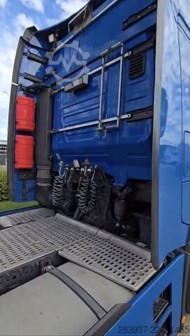 Standard tractor unit Iveco 