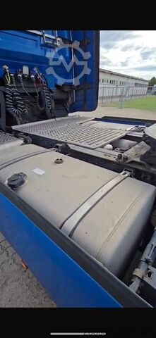 Standard tractor unit Iveco 