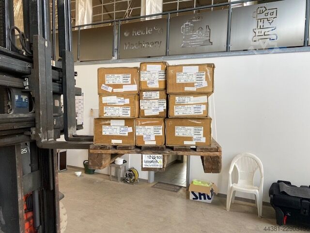 Vertikales Bearbeitungszentrum Chiron FZ 08 five axis precision