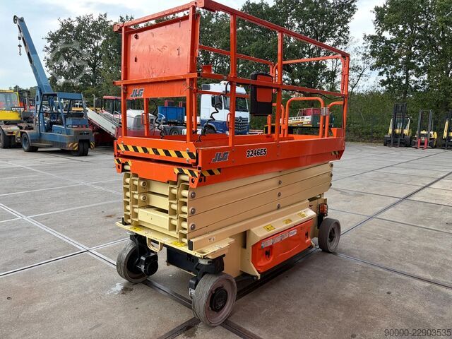 Scherenhebebühne JLG 3246 ES