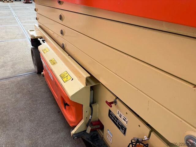 Scherenhebebühne JLG 3246 ES