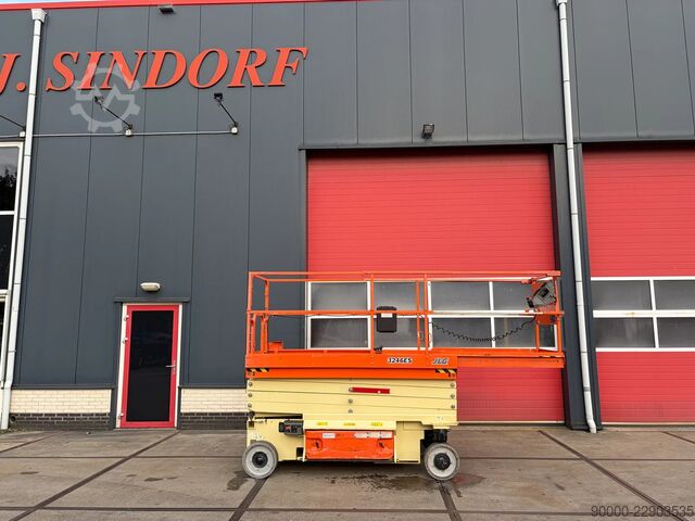 Scherenhebebühne JLG 3246 ES
