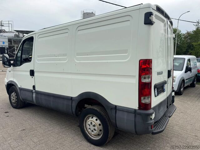 Panel van Iveco Daily **35S18-3LITER**