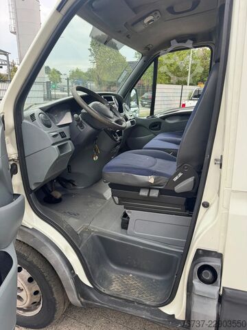 Panel van Iveco Daily **35S18-3LITER**