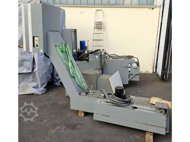 Vertical machining center DECKEL MAHO DMU 80T