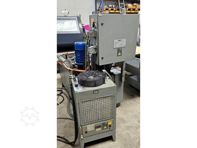 Vertical machining center DECKEL MAHO DMU 80T
