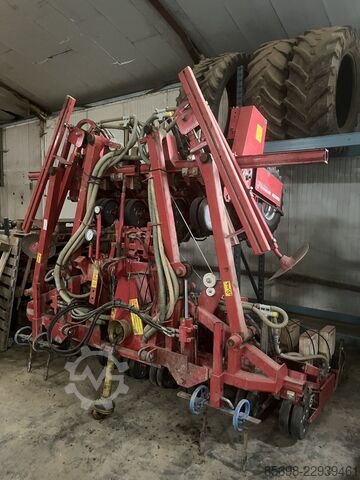 Accord Miniair S pneumatic sowing machine 12 double rows, for 3 beds ACCORD Miniair-S