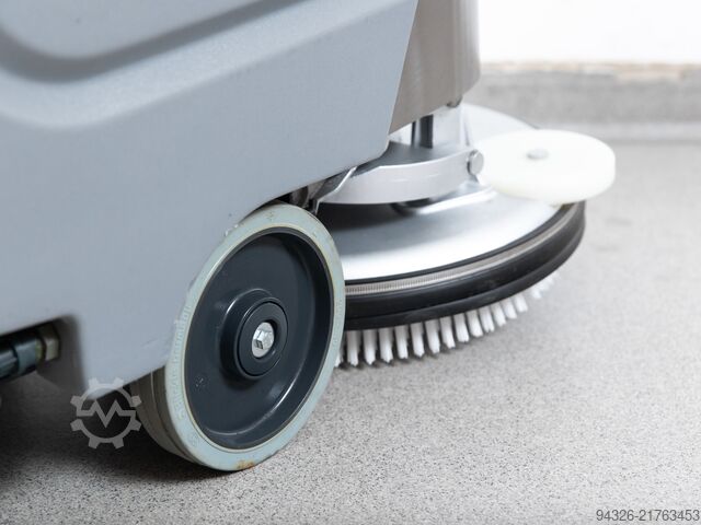 Hako Scrubmaster B30 NEW BATTERIES Hako Scrubmaster B30 TB430 - 2021y - 110h