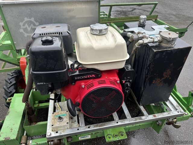 Basrijs P165/5 IH lettuce planting machine self propelled  5 rows BASRIJS P165-5-IH