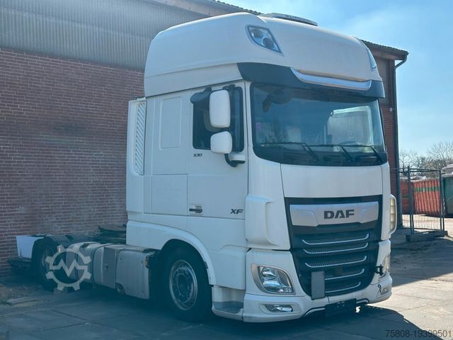 Volume tractor unit DAF XF530 XLOW Verstellbare Kupplung