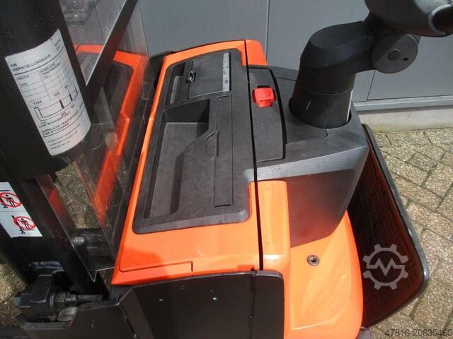 Pallet stacker BT SWE 200D