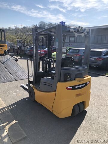Electric - 3 wheels Jungheinrich EFG215 Li-ion /3.3m/ 5799h