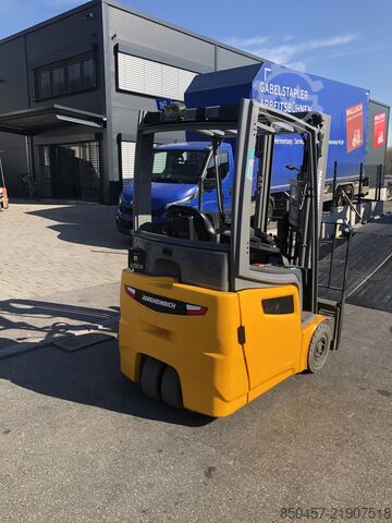 Electric - 3 wheels Jungheinrich EFG215 Li-ion /3.3m/ 5799h