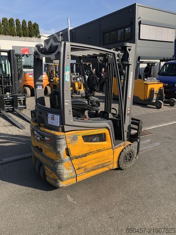Electric - 3 wheels Jungheinrich EFG215 Li-ion /3.3m/ 10394h