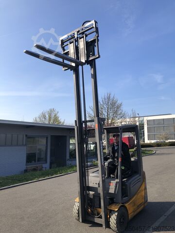 Electric - 3 wheels Jungheinrich EFG215 Li-ion /3.3m/ 10394h