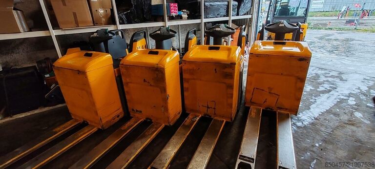 Electric Pallet Trucks Jungheinrich ERE225 1400mm/ 465ah/ 4pc in stock