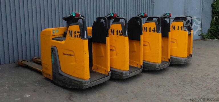 Electric Pallet Trucks Jungheinrich ERE225 1400mm/ 465ah/ 4pc in stock