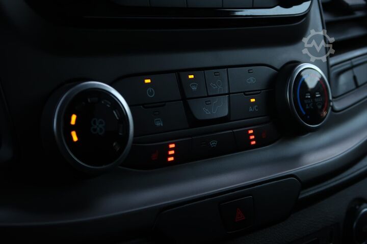 High-roof van Ford Transit 330 2.0 TDCI L3H2 DC AUT/ CAMERA/ ACC/ ...