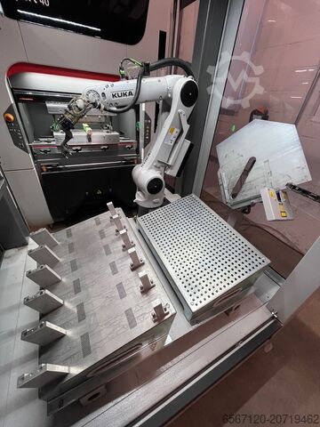 Abkantpresse mit Handling-Roboter BYSTRONIC + KUKA Xpert 40/1030 + KR10R 1100 sixx