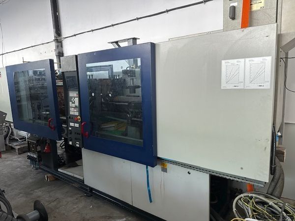 Injection molding machine Ferromatik Milacron K110D-S/2F