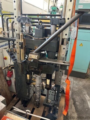 Injection molding machine Ferromatik Milacron K110D-S/2F