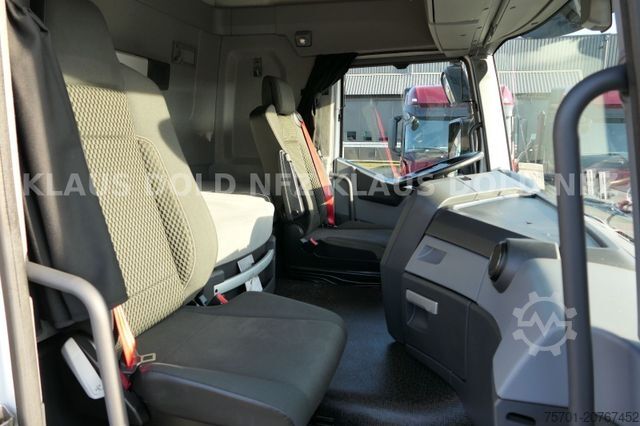 Refrigerated truck RENAULT T 430 Kühlkoffer Carrier Vollluft LBW Euro 6