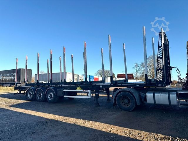 Holztransport Auflieger PAVIC Holzauflieger mit Schemel und Rungen