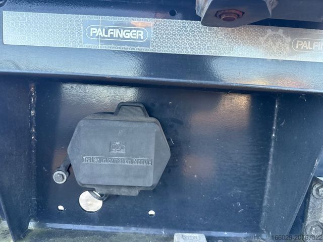 Holztransport Auflieger PAVIC Holzauflieger mit Schemel und Rungen